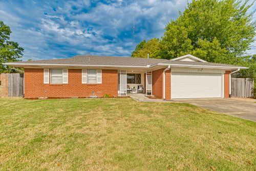 715 Susan Ave, Ada, OK, 74820-2619 | Card Image