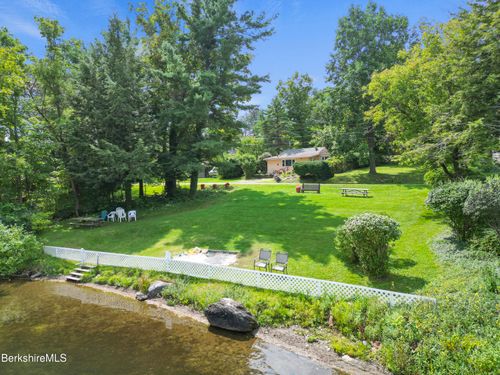 263 Shore Rd, West Stockbridge, MA, 01266 | Card Image