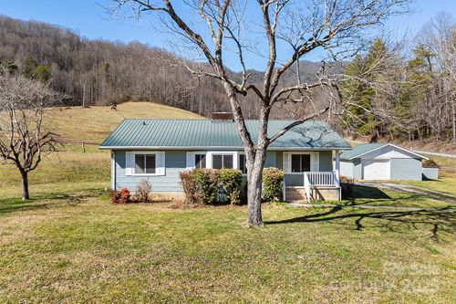 81 Deep Creek Cemetery Rd, Bryson City, NC, 28713-7810 | Card Image
