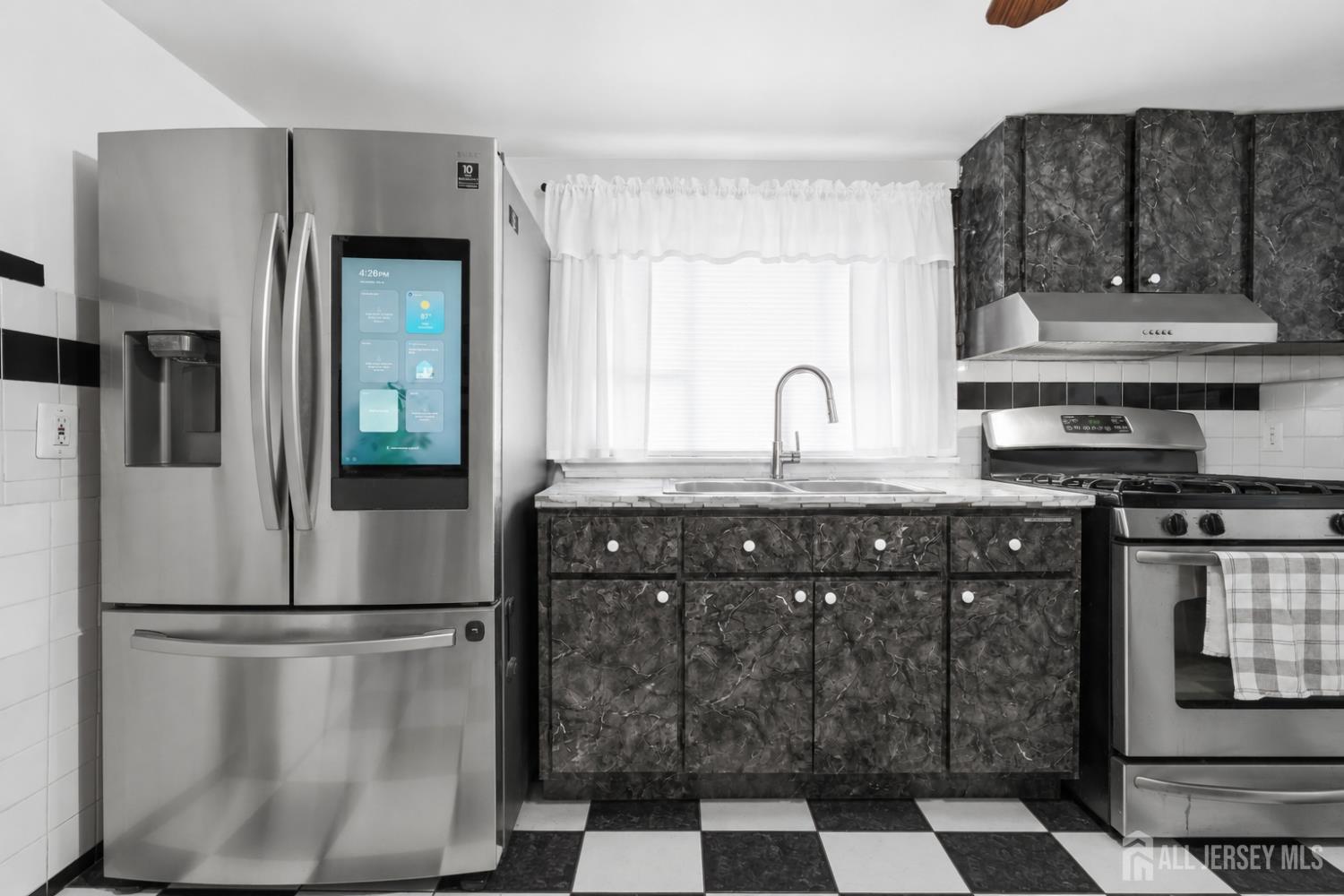 Residential in Perth Amboy 3