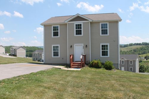 122 Prairie View Ln, Pembroke, VA, 24136-3652 | Card Image
