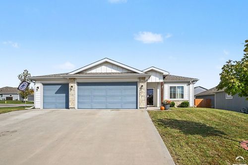 2504 E 26th St, Lawrence, KS, 66046-5656 | Card Image