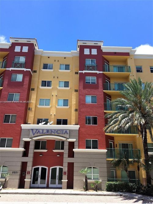 apt-324-6001 Sw 70th St, South Miami, FL, 33143-3438 | Card Image