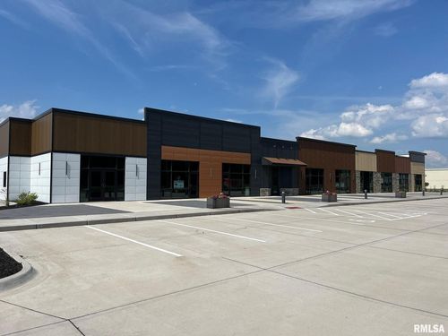 201 12th Ave, East Moline, IL, 61244-1252 | Card Image