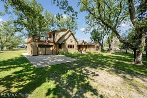 8751 Beechwood Dr, Gregory, MI, 48137-9721 | Card Image