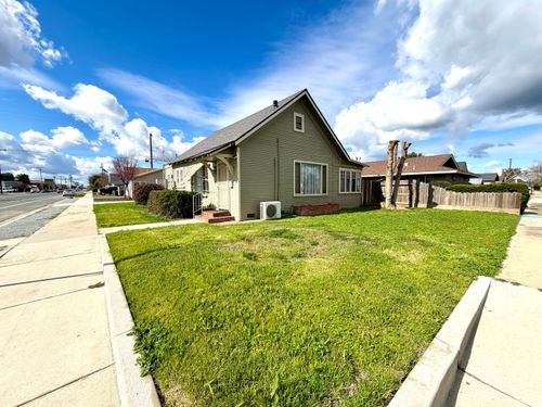 200 N B St, Exeter, CA, 93221-1204 | Card Image