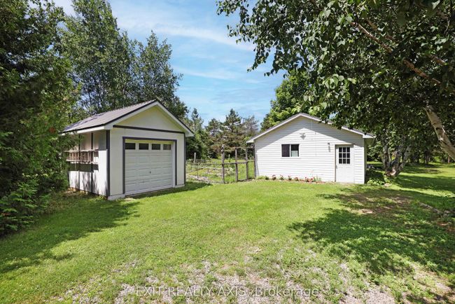 42 Strickland Rd, House other with 3 bedrooms, 2 bathrooms and 8 parking in Lombardy ON | Image 25