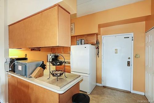 apt-137-725 Miller Ave, Freeport, NY, 11520-6353 | Card Image