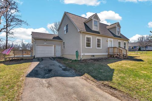 110 Sarahs Way, Middlebury, VT, 05753-4426 | Card Image