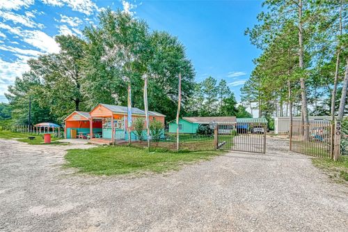 590 Devin Rd, Cleveland, TX, 77328-6053 | Card Image