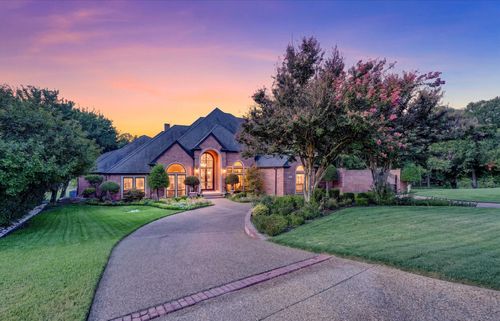 3742 Green Hollow Dr, Grand Prairie, TX, 75052-6717 | Card Image