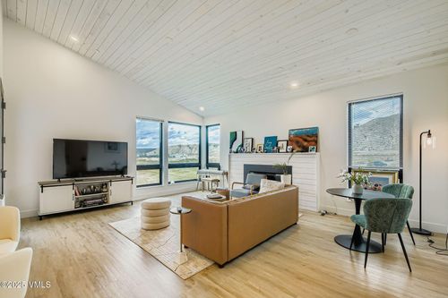 b-303-91 Mt Hope Cir, Eagle, CO, 81631 | Card Image