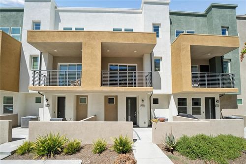 27060 Deer Way, Valencia, CA, 91381-2183 | Card Image