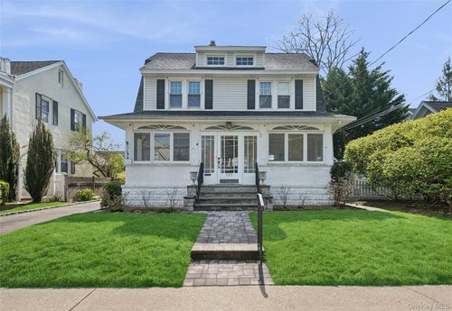 101 Harvard Ave, Rockville Centre, NY, 11570-2805 | Card Image