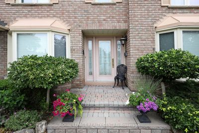 4184 Tall Pine Crt, House other with 4 bedrooms, 4 bathrooms and 6 parking in Mississauga ON | Image 3