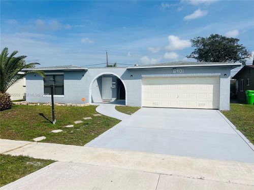 8401 Nw 20th Ct, Sunrise, FL, 33322-3825 | Card Image