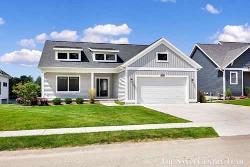 7271 Atwater Dr, Norton Shores, MI, 49456-8614 | Card Image