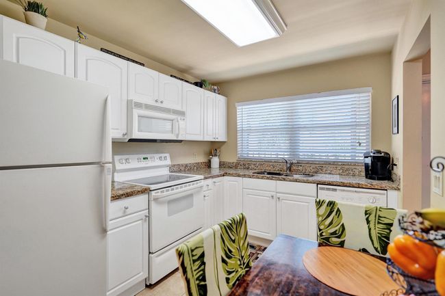 APT-307 - 2000 S Federal Hwy, Condo with 2 bedrooms, 2 bathrooms and null parking in Boynton Beach FL | Image 7