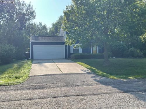 1811 Henbert Rd, West Bloomfield, MI, 48324-1029 | Card Image