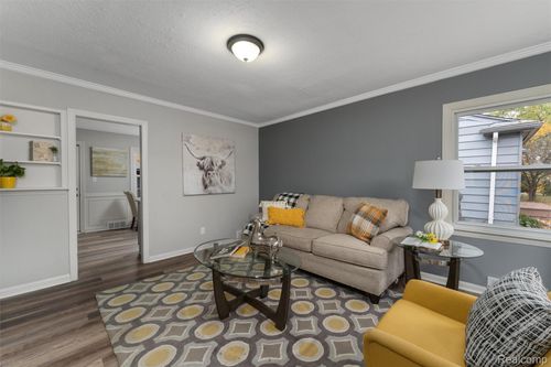 15751 W 14 Mile Rd, Beverly Hills, MI, 48025-3320 | Card Image