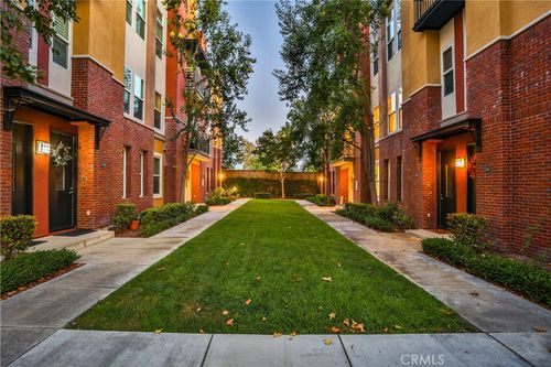 744 W 1st St, Claremont, CA, 91711 | Card Image