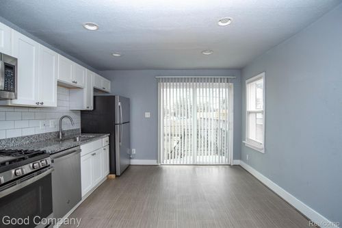 350 Muir Ave, Hazel Park, MI, 48030-2585 | Card Image