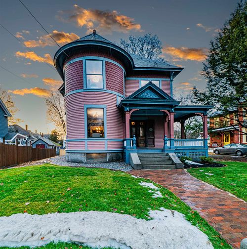 70 Concord St, Nashua, NH, 03064-1948 | Card Image