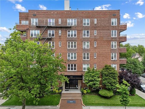 apt-4e-9430 Ridge Blvd, Brooklyn, NY, 11209-6738 | Card Image