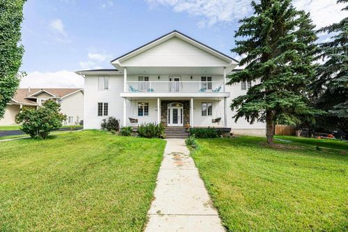 4922 College Ave, Lacombe, AB, T4L1Z2 | Card Image