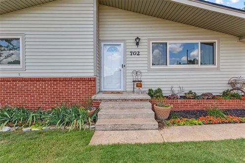 702 E Arlington Ave, Weatherford, OK, 73096-3212 | Card Image