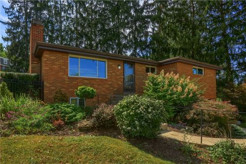 120 Pleasantview Dr, Canonsburg, PA, 15317-3136 | Card Image