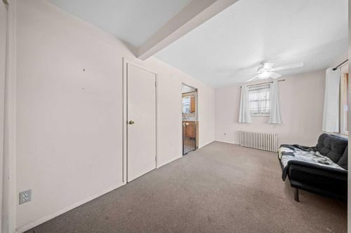 42 Bittermint St, Islip, NY, 11751-2802 | Card Image