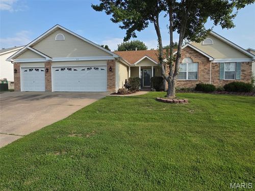 207 Sassafras Parc Dr, O Fallon, MO, 63368-6623 | Card Image