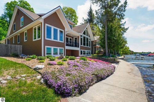 4805 E Shore Dr Ne, Kalkaska, MI, 49646-9098 | Card Image