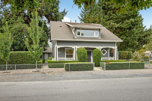 111 Cedar St, Rogue River, OR, 97537-9559 | Card Image
