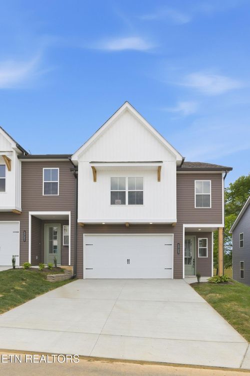 1723 Lateglow Way, Knoxville, TN, 37931-2792 | Card Image