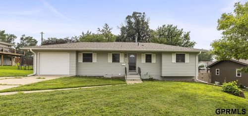 105 Hillside Dr, Bellevue, NE, 68005-3618 | Card Image