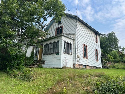 104 Meadville Pike, Franklin, PA, 16323-2551 | Card Image