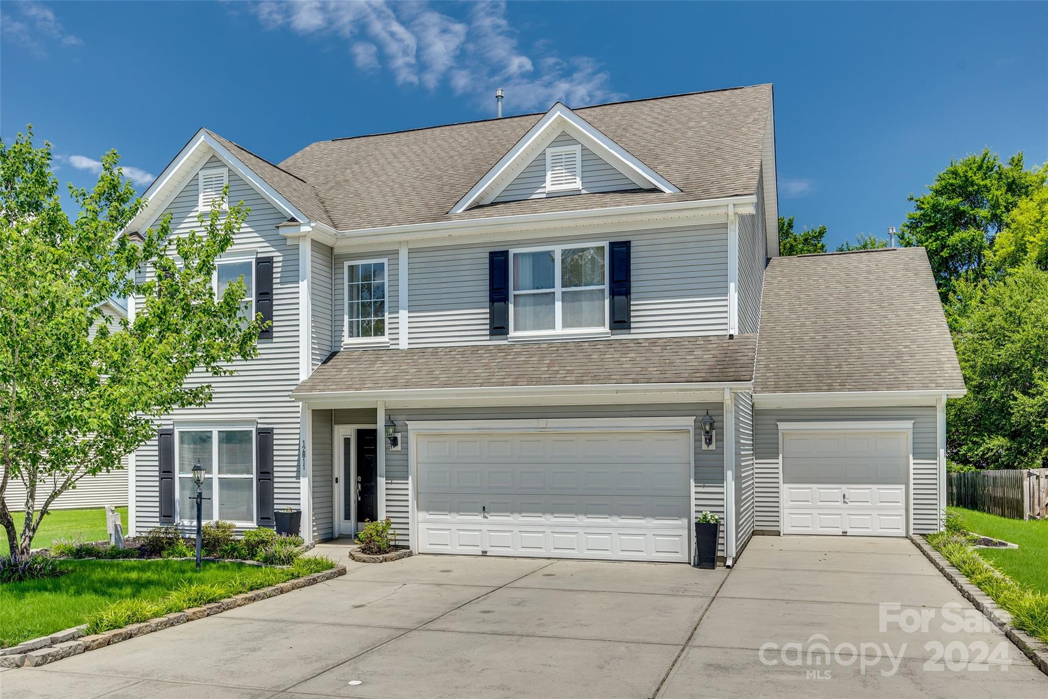 Waterlyn Club Dr, Charlotte, NC 28278