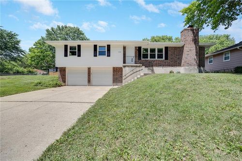 113 Se Chicago St, Blue Springs, MO, 64014-3107 | Card Image