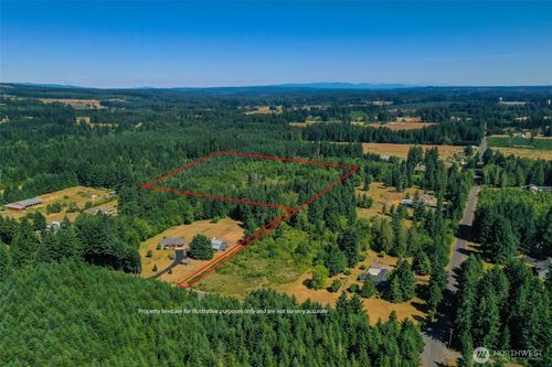 243 Hawkins Rd, Winlock, WA, 98596-9105 | Card Image