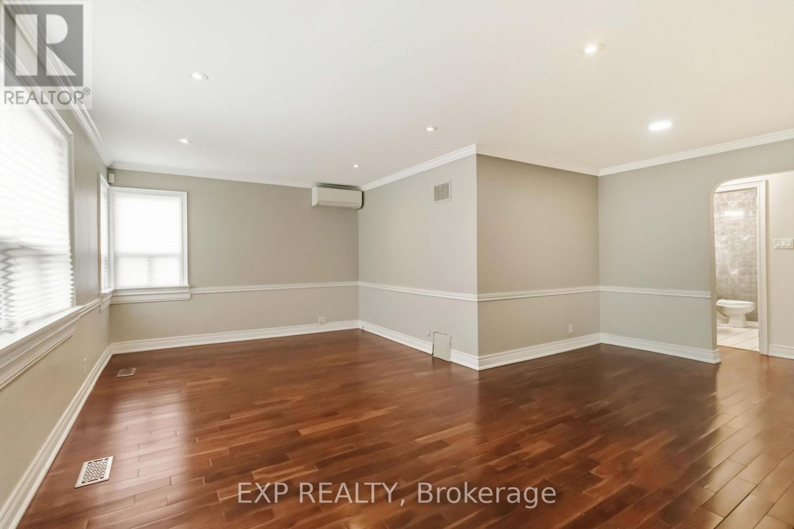 Residential Lease in Toronto (Maple Leaf) 3