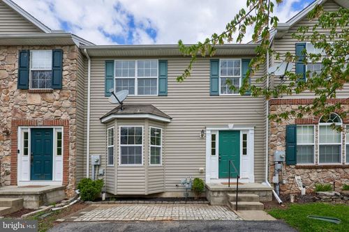 462 Madison Dr, SHREWSBURY, PA, 17361-1642 | Card Image