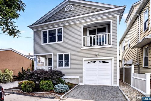 112 Hathaway St, Wallington, NJ, 07057-1101 | Card Image