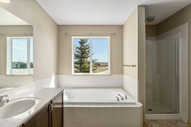 202 Tuscany Ravine Close Nw, Home with 4 bedrooms, 3 bathrooms and 4 parking in Calgary AB | Image 31