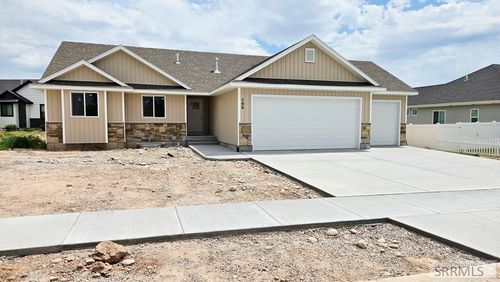 796 Hollow Dr, Ammon, ID, 83401-3485 | Card Image