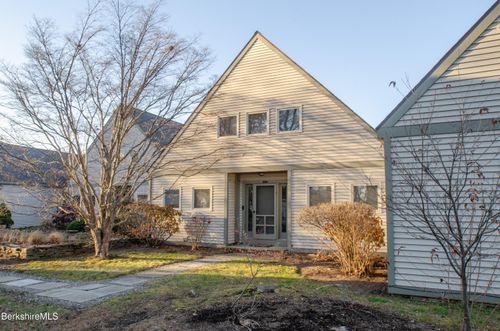 322 Arcadia Dr, Ancram, NY, 12502 | Card Image