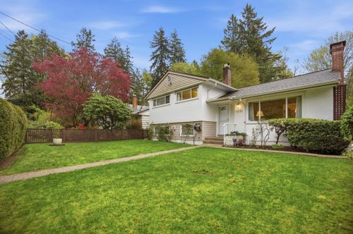 1852 Larson Rd, North Vancouver, BC, V7M2Z6 | Card Image