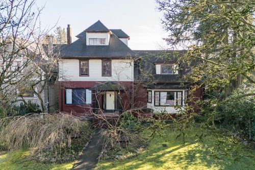 118 Queens Ave, New Westminster, BC, V3L1J5 | Card Image