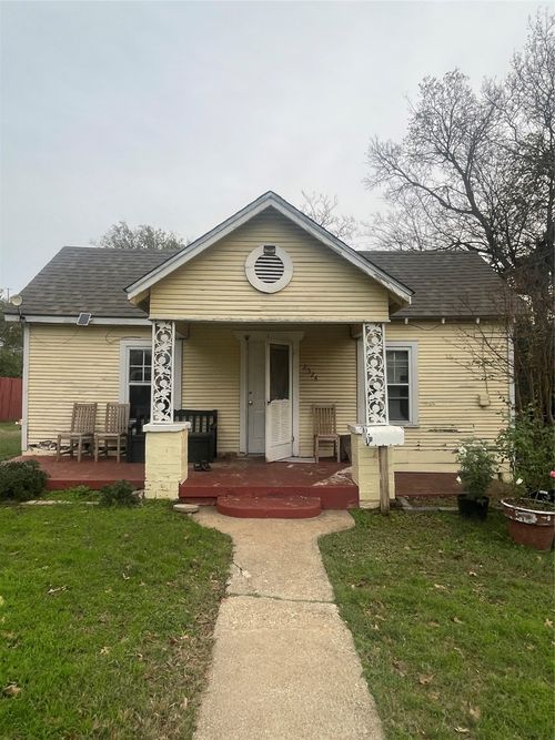 2524 Oakwood Ter, Haltom City, TX, 76117-4636 | Card Image